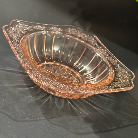 Hazel Atlas Glass FLORENTINE No.1 Poppy Pink 2-Handled Ruffled Nut Dish - Picture 4 of 16